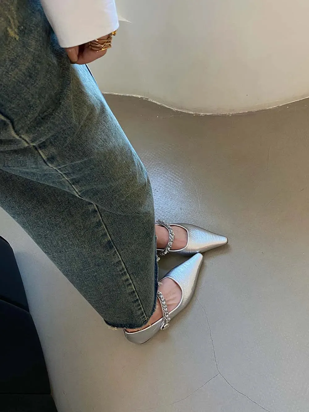 binfenxie  -  Pointed Toe Women Loafers 2024 New Arrivals Casual Mules Metal Chain Low Flat Heeled Black Silver Brown White Loafers Size 35-40