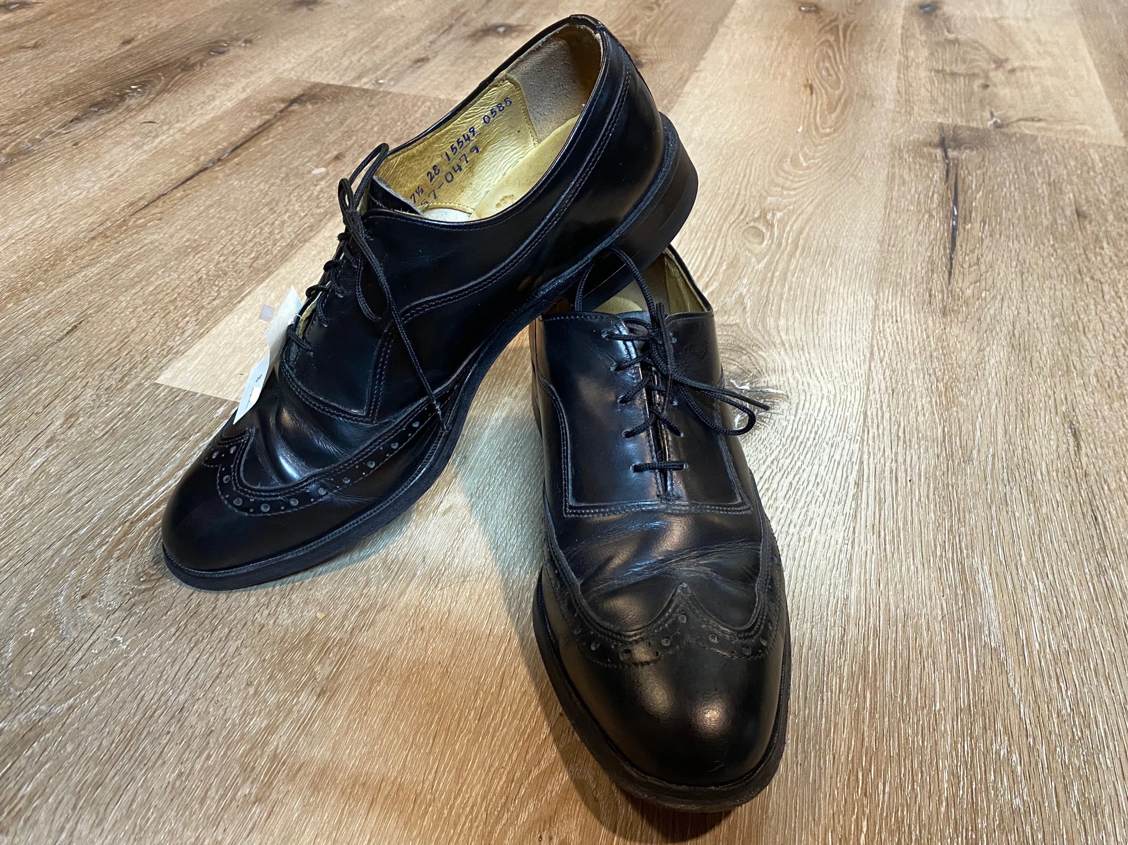 Wingtip Jarman Benchmark Oxford Shoes 7.5M 40/41 (Canada)